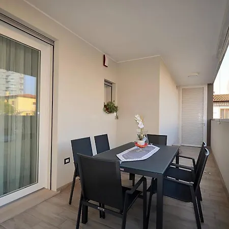 Gigi House Piazza Mazzini 150m Dal Mare Con Piscina E * לידו די ג'סולו