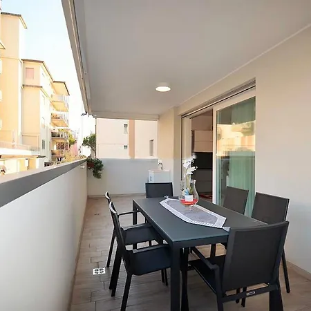 Gigi House Piazza Mazzini 150m Dal Mare Con Piscina E Lejlighed *